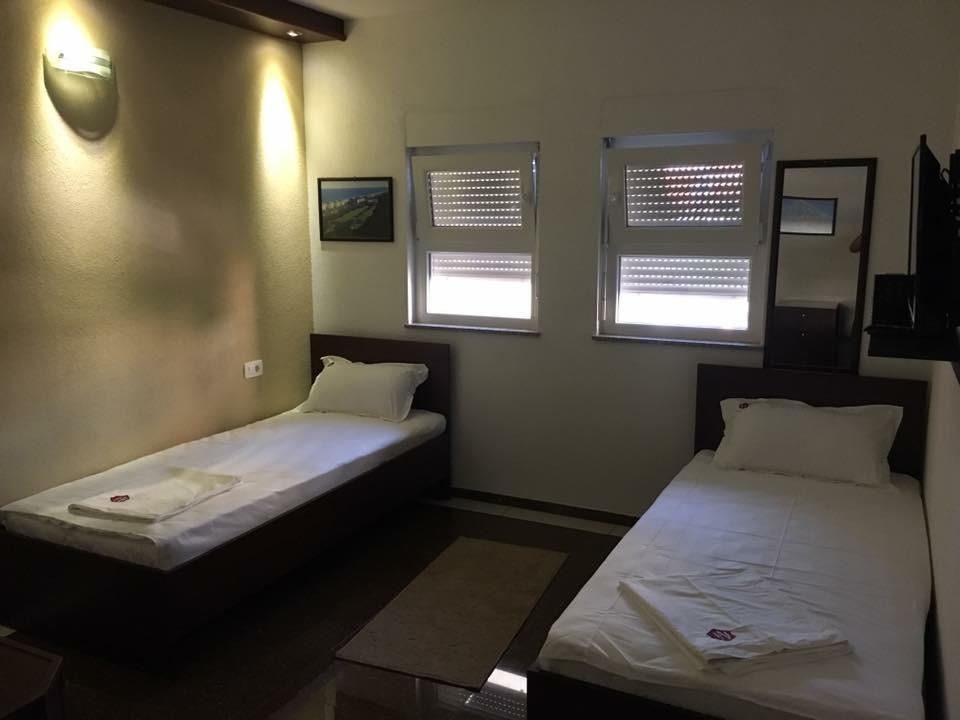 Hotel Millenium2 Prizren Buitenkant foto
