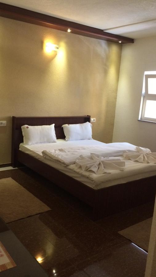 Hotel Millenium2 Prizren Buitenkant foto
