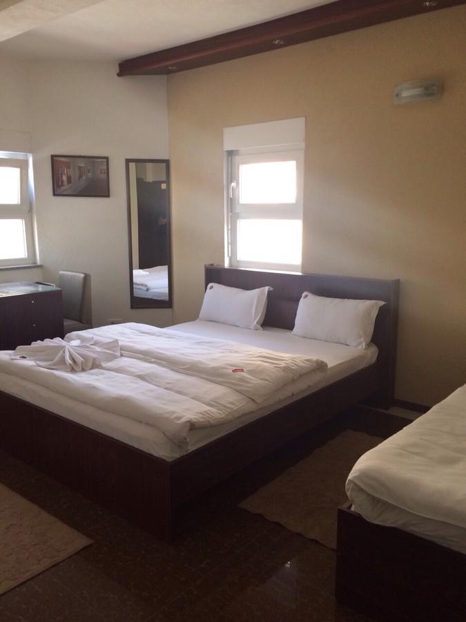 Hotel Millenium2 Prizren Buitenkant foto